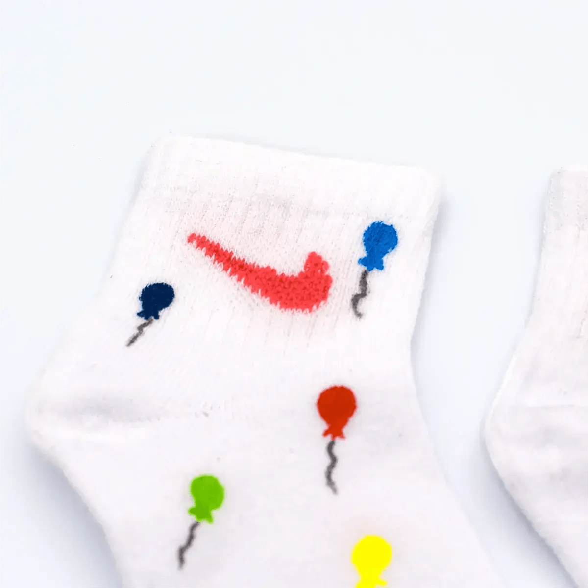 Palloncino - Calzini Nike Bebè Dipinti a Mano - SICKBOY MARKET