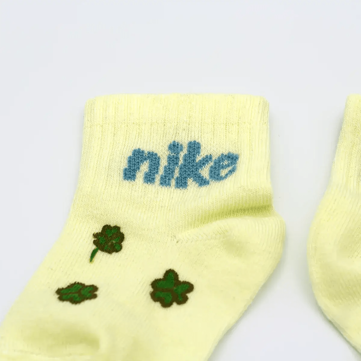 Quadrifoglio - Calzini Nike Bebè Dipinti a Mano - SICKBOY MARKET